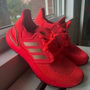 Almost brand new, a few wears!